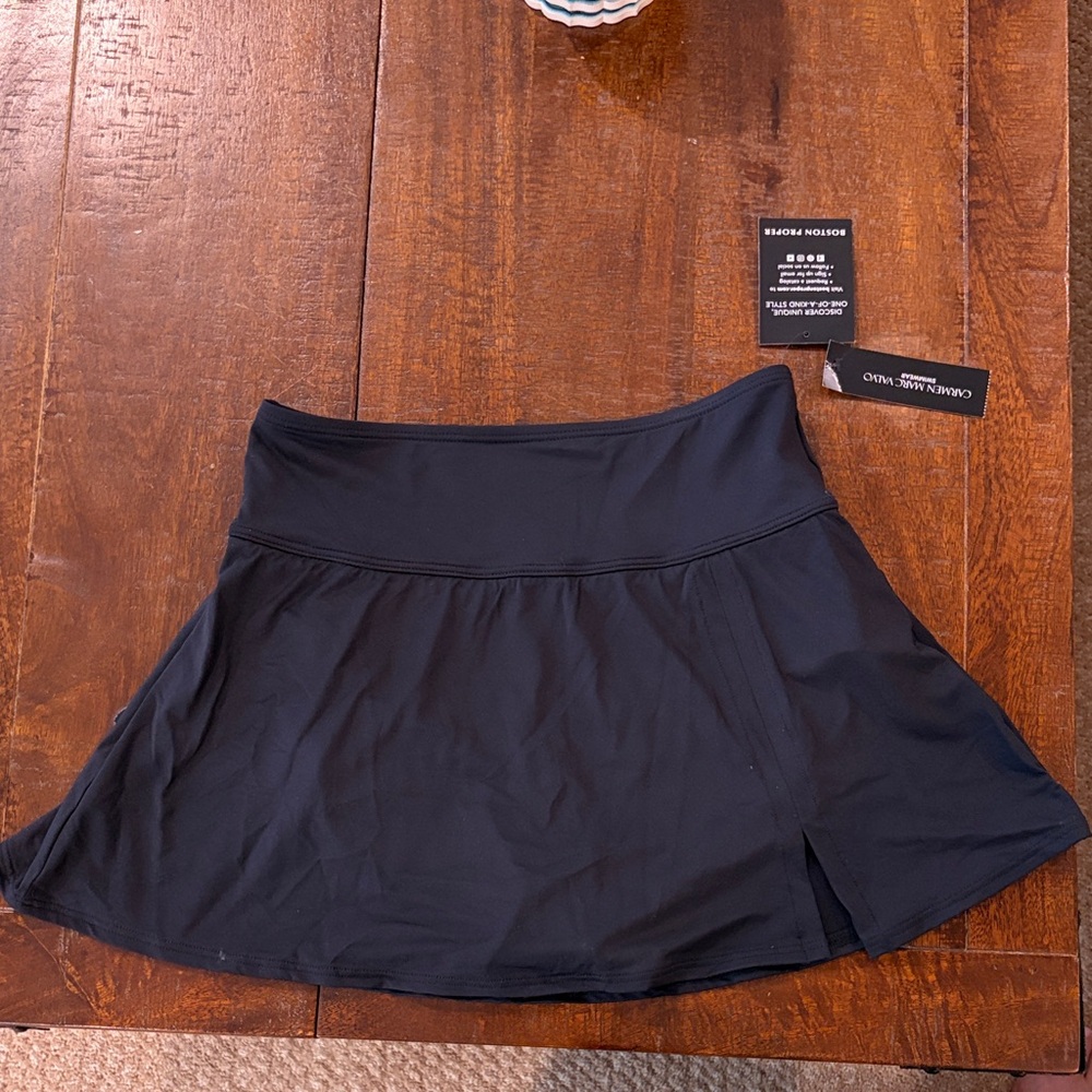 NWT Carmen Marc Valvo Swim Skirted Bikini, Black, size Medium